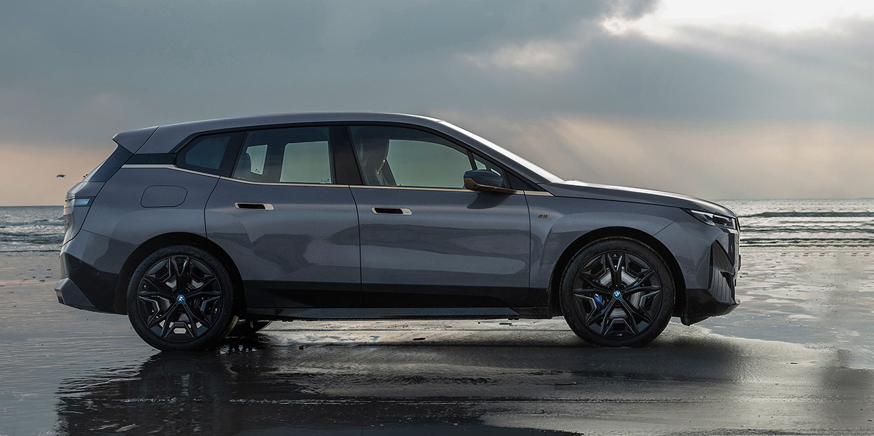 BMW iX